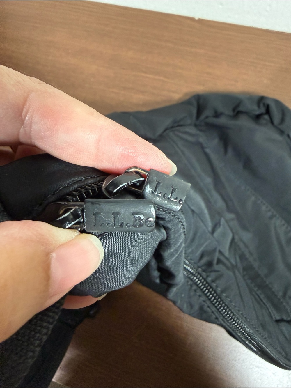 L.L. Bean Ameribag Healthy Back Bag - Picture 7 of 10
